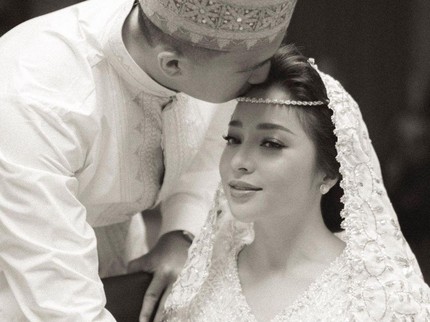 7 Potret Pengajian 4 Bulan Kehamilan Nikita Willy dengan adat Lampung