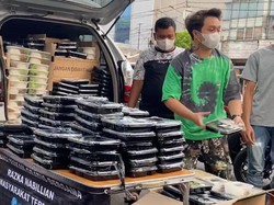 Selebgram Razka Nabillian Donald Konsisten Jalani Gerakan Nasi Bungkus