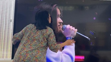 Titi DJ Bangga Lihat Stephanie Poetri Manggung di LA