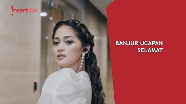 Pamer Cincin, Gracia Indri Dilamar Pacar Bule di Belanda