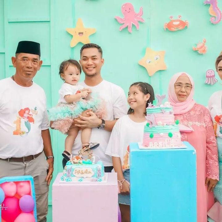 <p>Perayaan ulang tahun <em>baby</em> Arsila ini terbilang cukup meriah, lho. (Foto: Instagram @zaskia_gotix)</p>