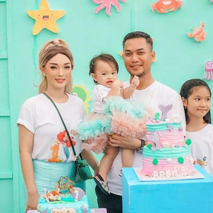 <p>Diketahui, ulang tahun ini memperingati usia <em>baby</em> Arsila yang baru genap 1 tahun. (Foto: Instagram @zaskia_gotix)</p>