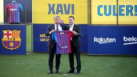 Xavi Resmi Diperkenalkan sebagai Pelatih Barcelona