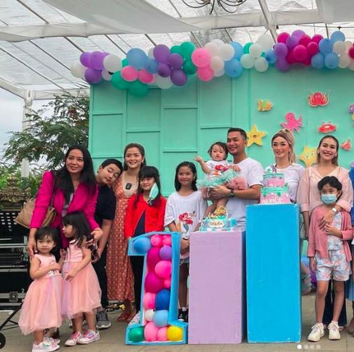 <p>Beberapa artis yang hadir yakni Ayu Ting Ting hingga Tya Ariestya. Keseruan ulang tahun anak Zaskia Gotik ini juga dibagikan rekan-rekan sesama artis yang hadir. (Foto: Instagram)</p>