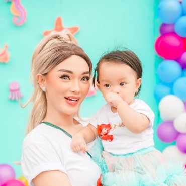 Belum Genap 2 Tahun, Anak Zaskia Gotik Sudah Jago Goyang Itik