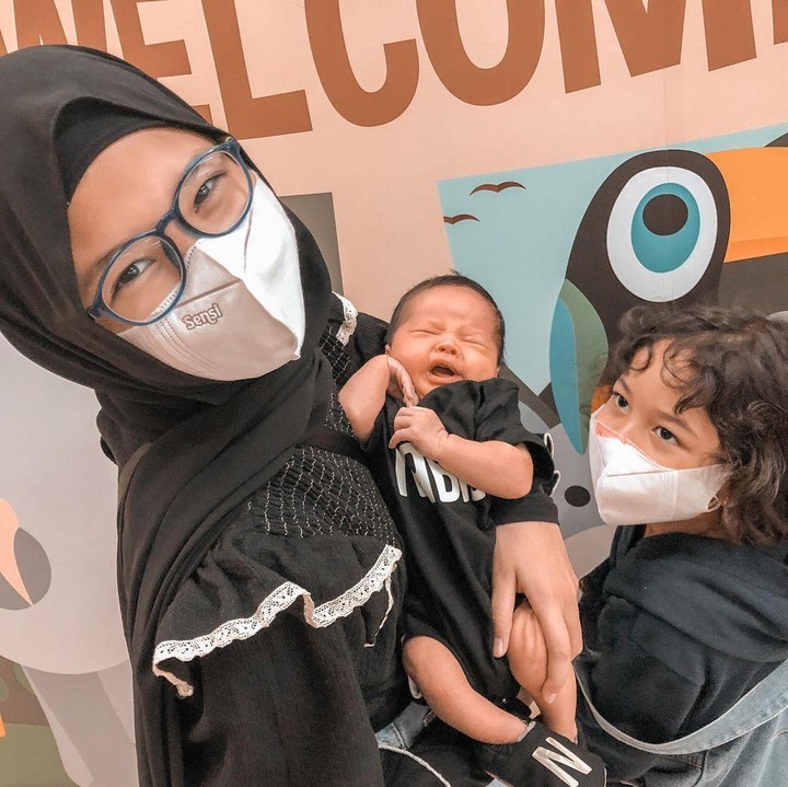 <p>Melalui media sosial Instagram pribadi, Zhi Alatas kerap bagikan potret kegiatan sehari-harinya termasuk interaksinya dengan sang buah hati.  (Foto: Instagram @zhialatas)</p>
