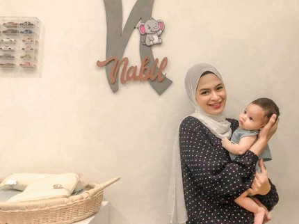 7 Potret Zhi Alatas Pemeran Santriwati Gaul, Kini Jadi Bunda & Punya 3 Anak