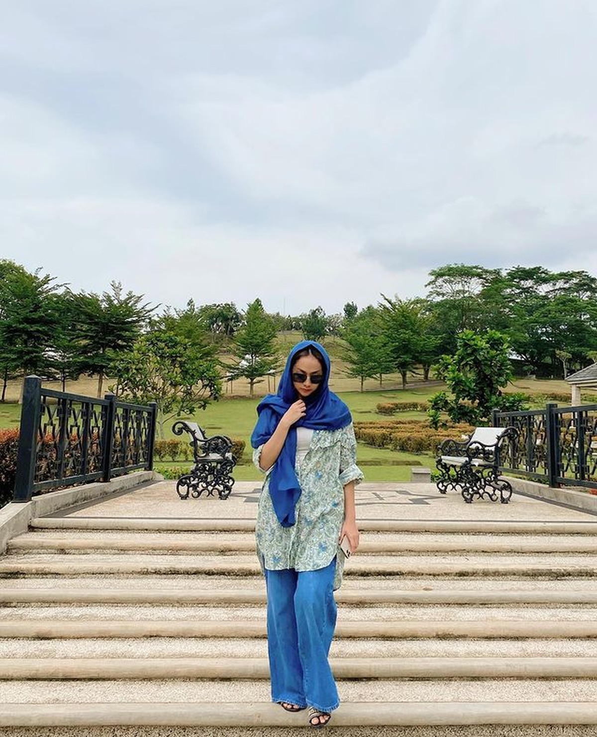 Bunga Citra Lestari ziarah ke makam Ashraf Sinclair rayakan anniversary ke 13&period; Yuk kita intip potretnya&excl;