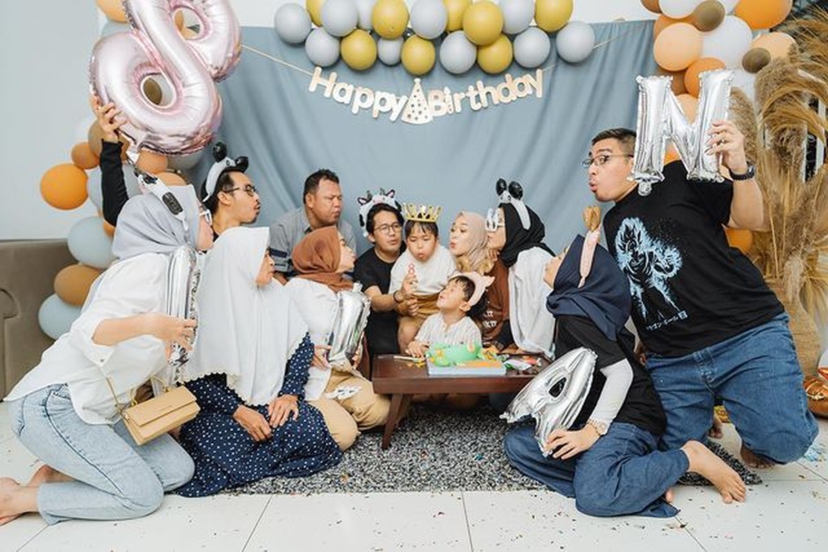 Ririe Fairuz dan Ayus Sabyan tampak kompak merayakan ulang tahun Bian putra sulung mereka&period; Yuk intip potretnya&excl;
