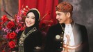 8 Gaya Kocak Prewedding Ria Ricis dan Teuku Ryan Pakai Baju Adat Jawa Ria Ricis dan Teuku Ryan melakukan sesi pemotretan prewedding memakai baju adat Jawa. Yuk intip pose kocak mereka!