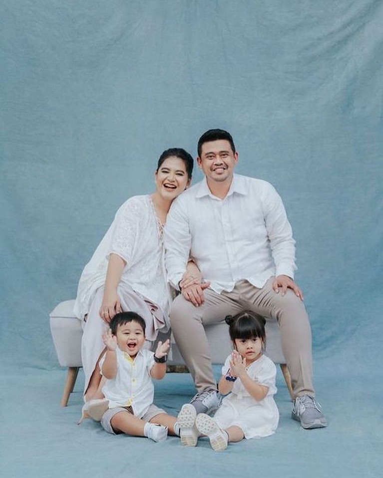 8 Photoshoot Kahiyang Ayu & Bobby Nasution Rayakan Anniversary ke-4 Merayakan ulang tahun pernikahan yang ke-4, Kahiyang Ayu dan Bobby Nasution photoshoot sangat manis. Yuk intip!