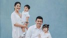8 Photoshoot Kahiyang Ayu & Bobby Nasution Rayakan Anniversary ke-4 Merayakan ulang tahun pernikahan yang ke-4, Kahiyang Ayu dan Bobby Nasution photoshoot sangat manis. Yuk intip!