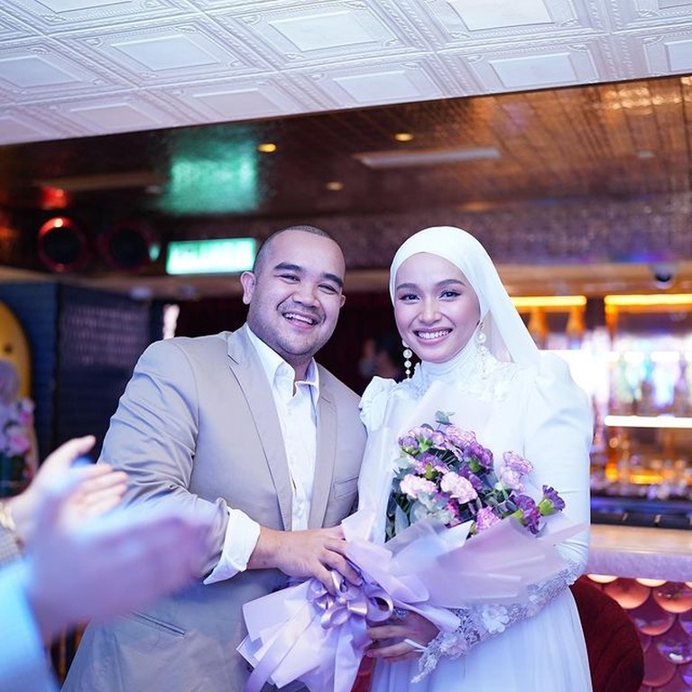 8 Potret Pesta Ultah Tya Arifin Artis Indonesia Menantu Siti Nurhaliza Bagikan Uang Rp3 M Tya Arifin artis Indonesia menantu Siti Nurhaliza menggelar pesta mewah ulang tahunnya ke-27 dan bagikan uang Rp3 M. Yuk intip!