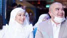 Tya Arifin artis Indonesia menantu Siti Nurhaliza menggelar pesta mewah ulang tahunnya ke-27 dan bagikan uang Rp3 M&period; Yuk intip&excl;