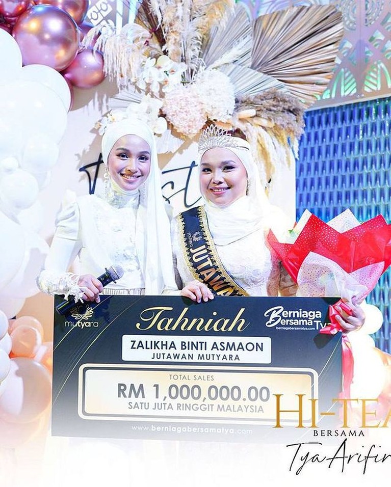 8 Potret Pesta Ultah Tya Arifin Artis Indonesia Menantu Siti Nurhaliza Bagikan Uang Rp3 M Tya Arifin artis Indonesia menantu Siti Nurhaliza menggelar pesta mewah ulang tahunnya ke-27 dan bagikan uang Rp3 M. Yuk intip!