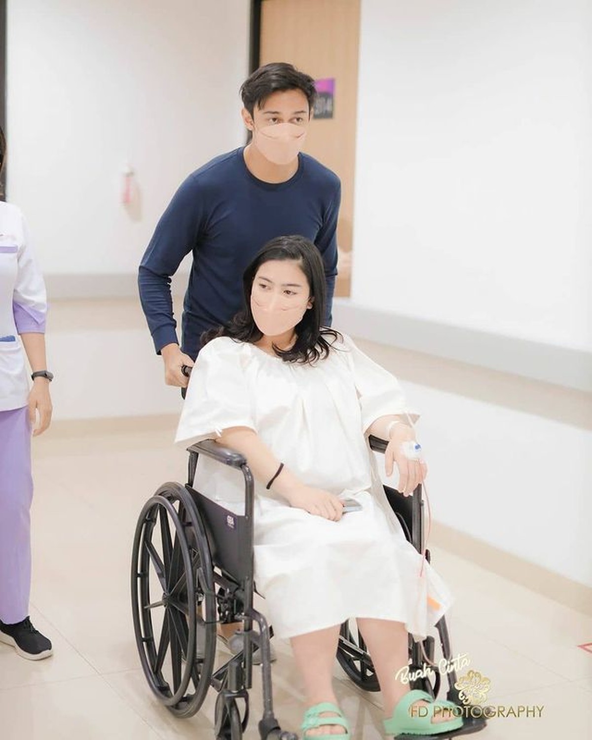 Felicya Angelista baru saja melahirkan anak pertamanya dengan Hito Caesar hari ini Rabu &lpar;9&sol;11&rpar;&period; Yuk intip momennya&excl;
