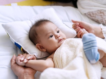 Kenapa Warna Kulit Bayi Baru Lahir Bisa Berubah?