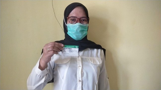 Wanita asal Kabupaten Barru, Sulawesi Selatan, Ratna Tuti bersyukur biaya pelayanan kesehatan saat menjalani operasi pengangkatan tumor ditanggung JKN-KIS.