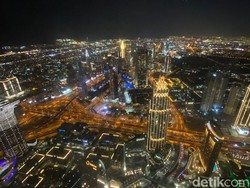 Melihat Keindahan Dubai dari Burj Khalifa