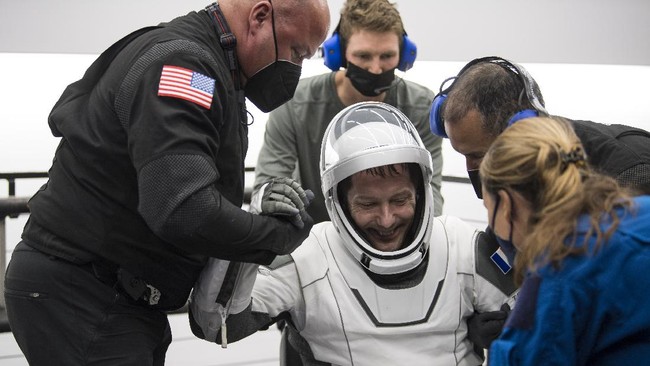 Ketika menuju bumi menggunakan kapsul SpaceX, para astronaut misi NASA sebut alami berbagai macam tantangan termasuk toilet yang rusak.