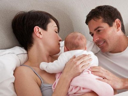 5 Cara Mudah Jadi Ayah ASI, Bantu Bunda Lancarkan Proses Menyusui