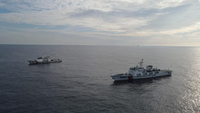 Latihan militer China di Laut China Selatan sampai kasus penembakan polisi oleh polisi di Jakarta menjadi sorotan berita internasional Selasa (19/7).