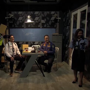 Gubernur DKI Bantu Padamkan Kebakaran di Kantor Lapor Pak!