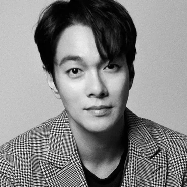 Lee Kyu Han Bakal Jadi Tunangan Park Shin Hye di Drama 'The Judge from Hell'