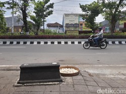 Ada Makam di Trotoar Solo Baru, Ternyata Kuburan Kucing Kesayangan Raja PB X