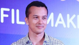 Nicholas Saputra Unggah Foto Diri, Fan 'Gercep' Bikin Wallpaper