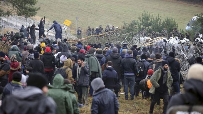 Belarus Threatens to Cut off Gas Lines to Europe Due to Conflict of Refugee Crisis