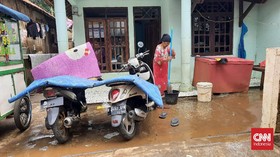 Waswas Banjir Lagi, Warga Pejaten Timur Siaga Kemasi Barang