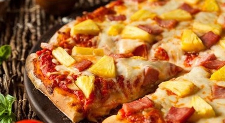 3 Resep Pizza Rumahan Anti Gagal, Ada Tips Khusus dari Chef Devina Hermawan Coba bikin pizza di rumah untuk keluarga yuk, Bunda. Ada tips cara membuatnya dari Chef Devina Hermawan yang mudah dan praktis. Intip tips dan resepnya yuk!
