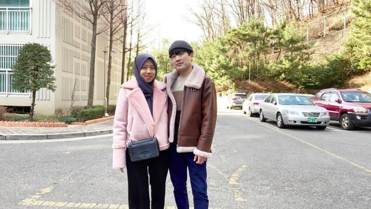 Prawindu Prima dan Keluarga di Korea Prawindu Prima dan Keluarga di Korea