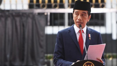 Jokowi Pimpin Upacara Ziarah Hari Pahlawan di TMP Kalibata