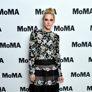 3 Fakta Menarik di Balik Gaun Kristen Stewart saat Promosikan Film 'Spencer' di New York