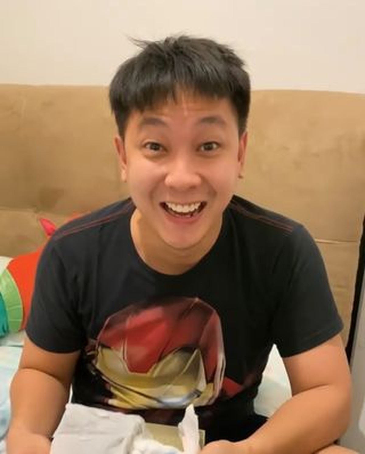 Regina Ivanova memberikan kejutan kepada sang suami tentang kehamilannya&comma; ekspresi Lucky Jayadi pun disorot&period; Yuk intip&excl;