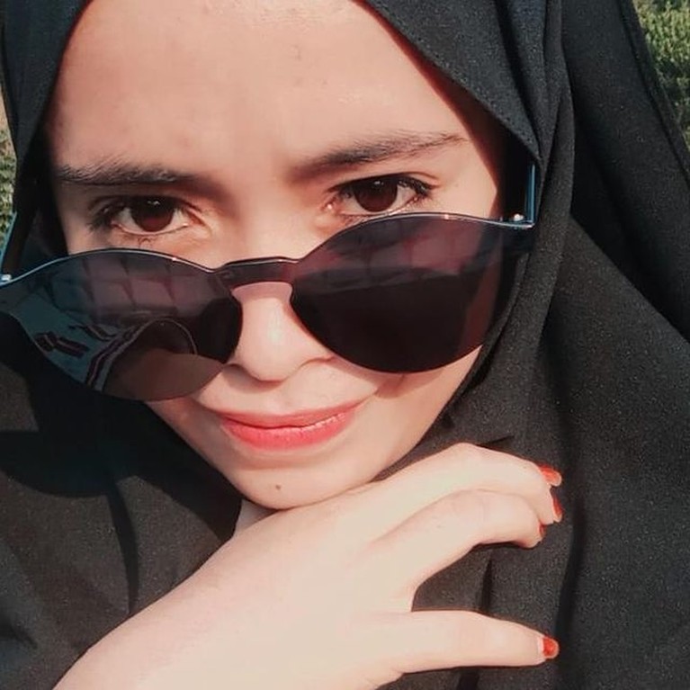 7 Potret Siska Lorensa Pengasuh Gala Anak Vanessa Angel yang Selamat Siska Lorenza adalah pengasuh Gala anak mendiang Vanessa Angel dan Bibi salah satu korban yang selamat dari kecelakaan maut. Yuk intip!