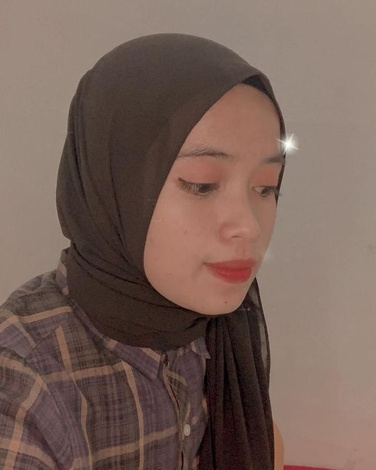 Siska Lorenza adalah pengasuh Gala anak mendiang Vanessa Angel dan Bibi salah satu korban yang selamat dari kecelakaan maut&period; Yuk intip&excl;