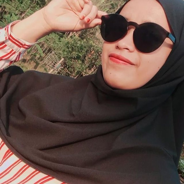 7 Potret Siska Lorensa Pengasuh Gala Anak Vanessa Angel yang Selamat Siska Lorenza adalah pengasuh Gala anak mendiang Vanessa Angel dan Bibi salah satu korban yang selamat dari kecelakaan maut. Yuk intip!