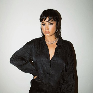 Lirik Lagu Cool For The Summer - Demi Lovato