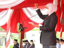 Di Upacara Hari Pahlawan, Khofifah Ungkap Sosok yang Menginspirasinya