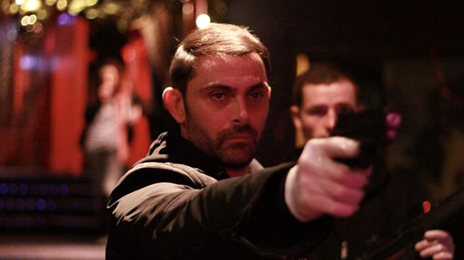 Film action thriller ini sarat adegan laga menegangkan melawan kawanan teroris andal. Berikut sinopsis film He Who Dares yang dibintangi aktor Tom Benedict.