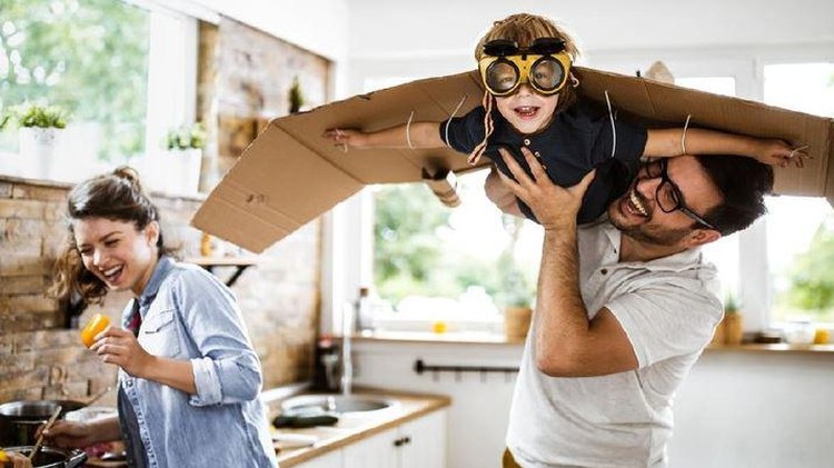 Memang tidak ada panduan baku untuk menjadi seorang ayah yang baik, tetapi setidaknya Ayah bisa berusaha menjadi ayah yang baik dengan beberapa cara ini