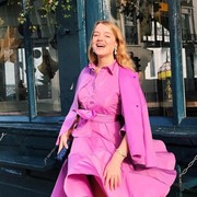 Inspirasi Tampil Feminin ala Flora Ogilvy Bangsawan Keluarga Kerajaan Inggris yang Memilih Jadi Kurator Seni