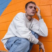 Dikecam Justin Bieber, H&M Akhirnya Tarik Koleksi yang Memajang Foto sang Penyanyi