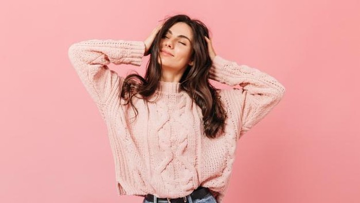 Kiat Cegah Rambut Mengembang Setelah Keramas Tanpa Hair Dryer ataupun Catokan