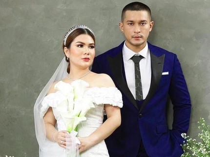 7 Potret Romantis Miller Khan dan Farina Rebecca yang Baru Menikah di Bali