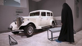 FOTO: Koleksi Mobil Raja di Museum Otomotif Iran