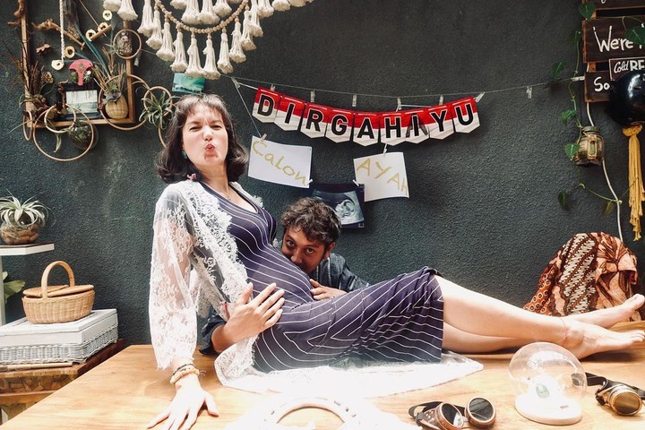 Nadine Chandrawinata hamil anak pertama